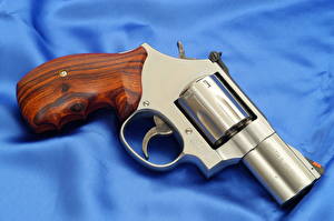 Bakgrundsbilder på skrivbordet Pistol Revolver Smith & Wesson 686P