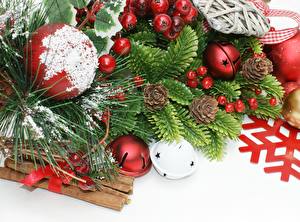 Sfondi desktop Giorno festivo Natale Palla Rami Albero di Natale Pigne