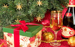 デスクトップの壁紙、、祝日、新年、シャンパン、贈り物、ワイングラス、