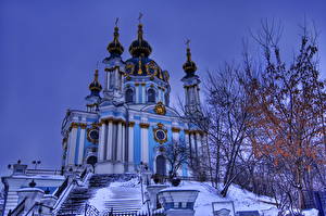 Bakgrundsbilder på skrivbordet Tempel Ukraina Snö  stad