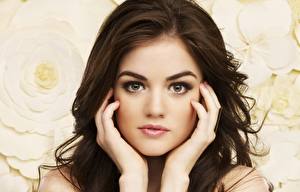 Tapety na pulpit Lucy Hale