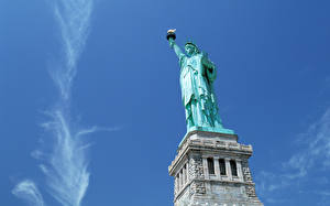 Tapety na pulpit USA Niebo Statua Wolności miasto