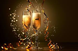 Sfondi desktop Giorno festivo Anno nuovo Champagne Calice Fettuccia