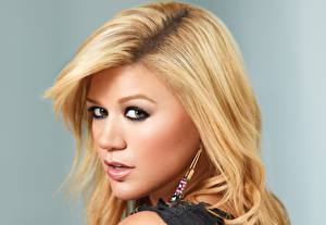 Photo Kelly Clarkson Eyes Glance Face Blonde girl Earrings Hair Music Celebrities Girls