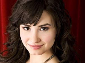 Wallpapers Demi Lovato Eyes Face Staring Smile Brunette girl Hair Celebrities