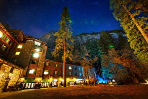 Bureaubladachtergronden Verenigde staten Hemelgewelf Gebouwen Bergen Een boom Nacht HDR Californië Yosemite Yosemite Steden