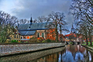 Bureaubladachtergronden België Rivier Brugge Bomen HDR Kanaal waterweg een stad