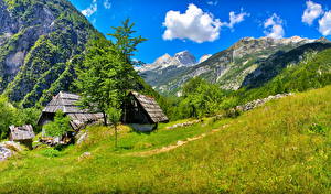 Bakgrundsbilder på skrivbordet Berg Slovenien Himmel Grön Gräset Molnen Bovec Natur