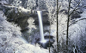 Bureaubladachtergronden Watervallen Seizoen Winter Sneeuw Bomen Beek Natuur