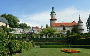 Pictures Castle Czech Republic Landscape design Shrubs Lawn Design  Cities