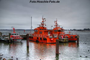 Bilder Schiff Flusse Schiffsanleger Rot HDRI