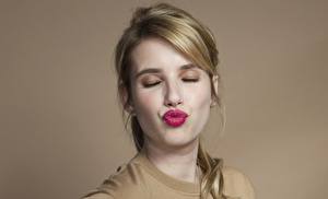 Papel de Parede Desktop Emma Roberts Face Lábios vermelhos Cabelo Loiro Celebridade