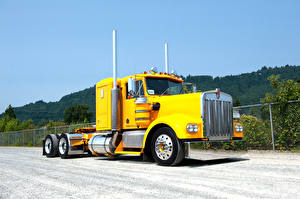 Fotos Kenworth Lastkraftwagen Gelb  auto