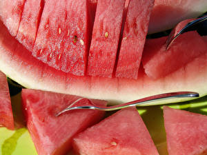 Desktop hintergrundbilder Obst Wassermelonen Stück Lebensmittel