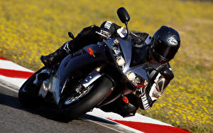 Обои Спортбайк Yamaha мотоцикл