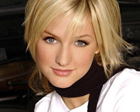 Tapety na pulpit Ashlee Simpson